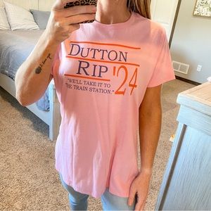 Yellowstone Dutton/Rip Women’s Pink Short Sleeve Tee Size Large Port & Company